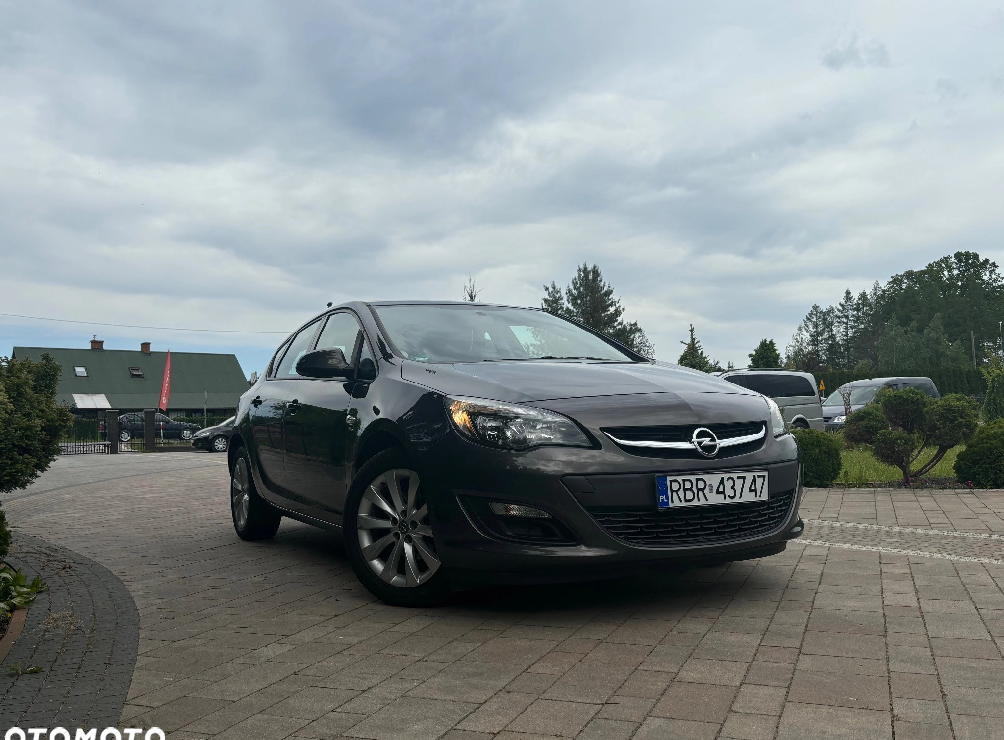 Opel Astra cena 27500 przebieg: 173500, rok produkcji 2013 z Poniatowa małe 232